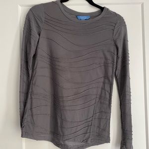 Vera Wang gray textured long sleeve shirt